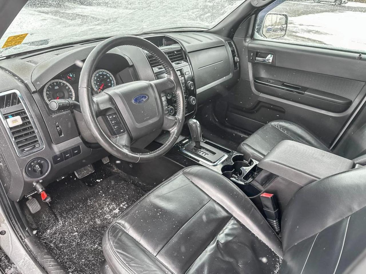 2011 Ford Escape Limited Photo