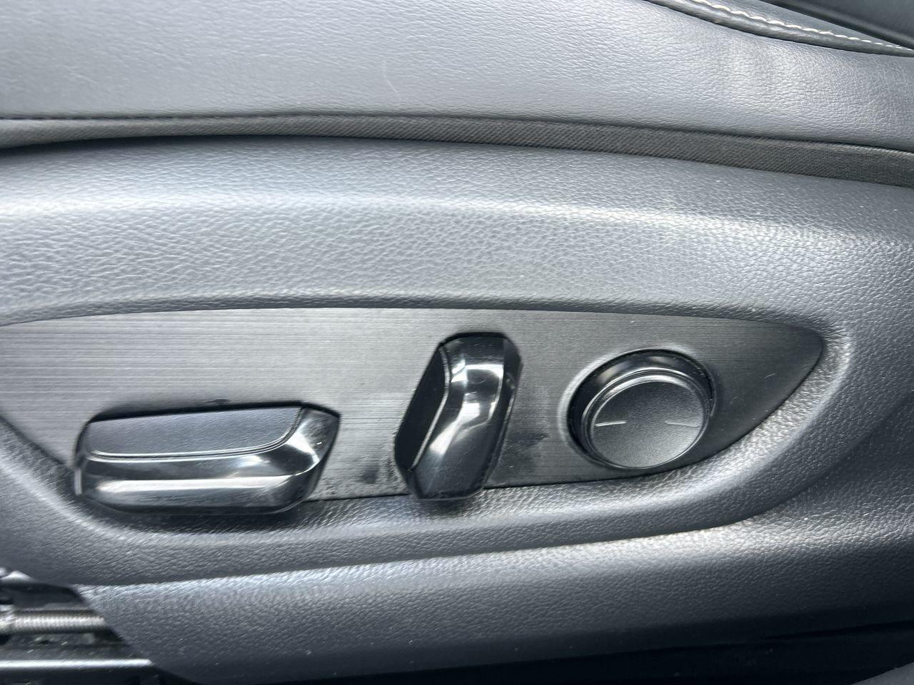 2020 Lexus UX UX 250h   Hybrid Luxury Meets ingenuity NEW BRAKES Photo