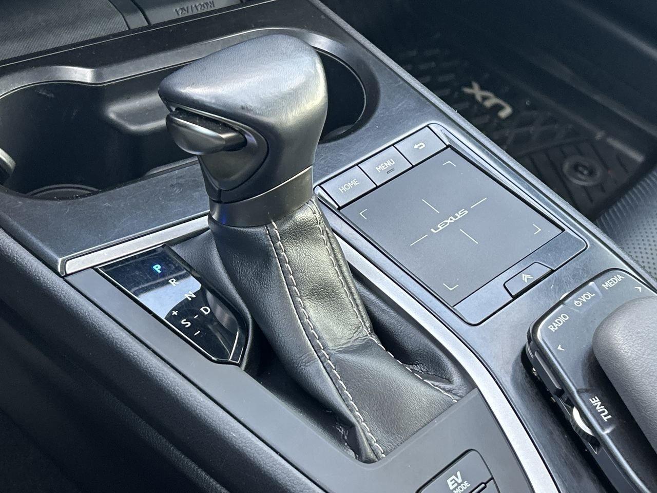 2020 Lexus UX UX 250h   Hybrid Luxury Meets ingenuity NEW BRAKES Photo