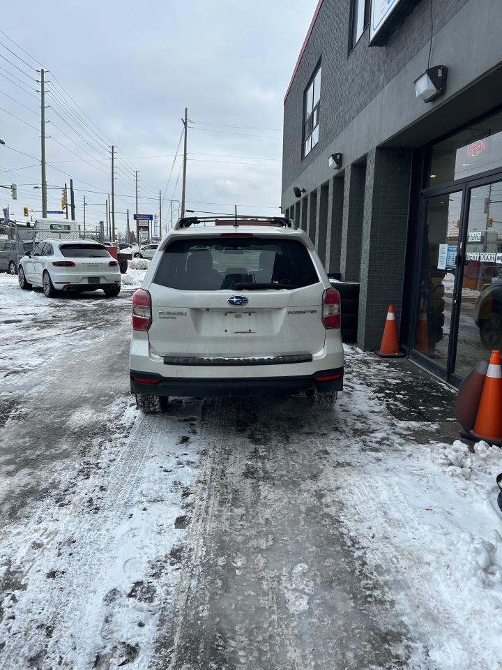 2015 Subaru Forester 5dr Wgn CVT 2.5i Touring Photo