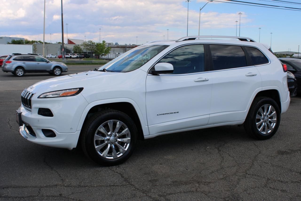 2017 Jeep Cherokee Overland 4WD Adaptive Cruise One Owner Panoramic Photo2