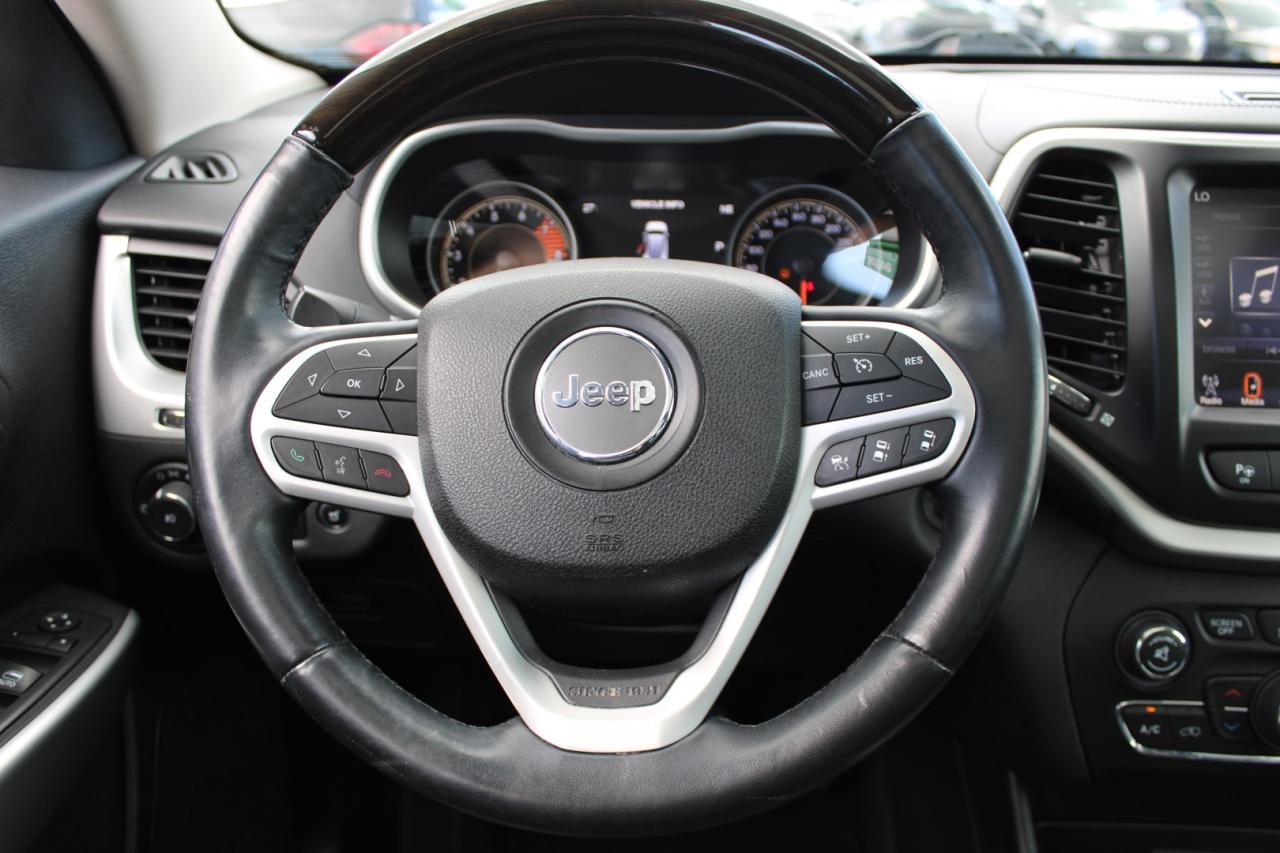 2017 Jeep Cherokee Overland 4WD Adaptive Cruise One Owner Panoramic Photo