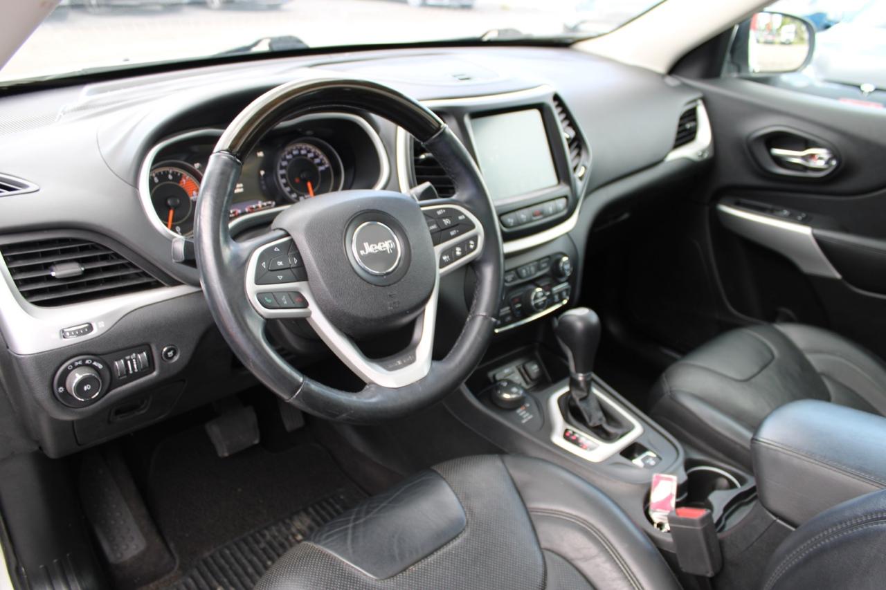 2017 Jeep Cherokee Overland 4WD Adaptive Cruise One Owner Panoramic Photo