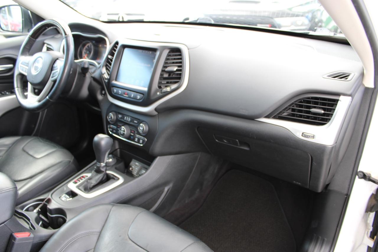 2017 Jeep Cherokee Overland 4WD Adaptive Cruise One Owner Panoramic Photo