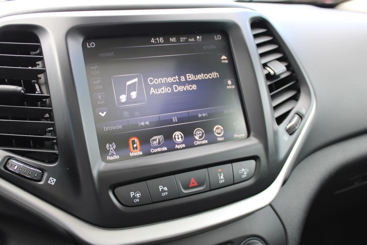 2017 Jeep Cherokee Overland 4WD Adaptive Cruise One Owner Panoramic Photo