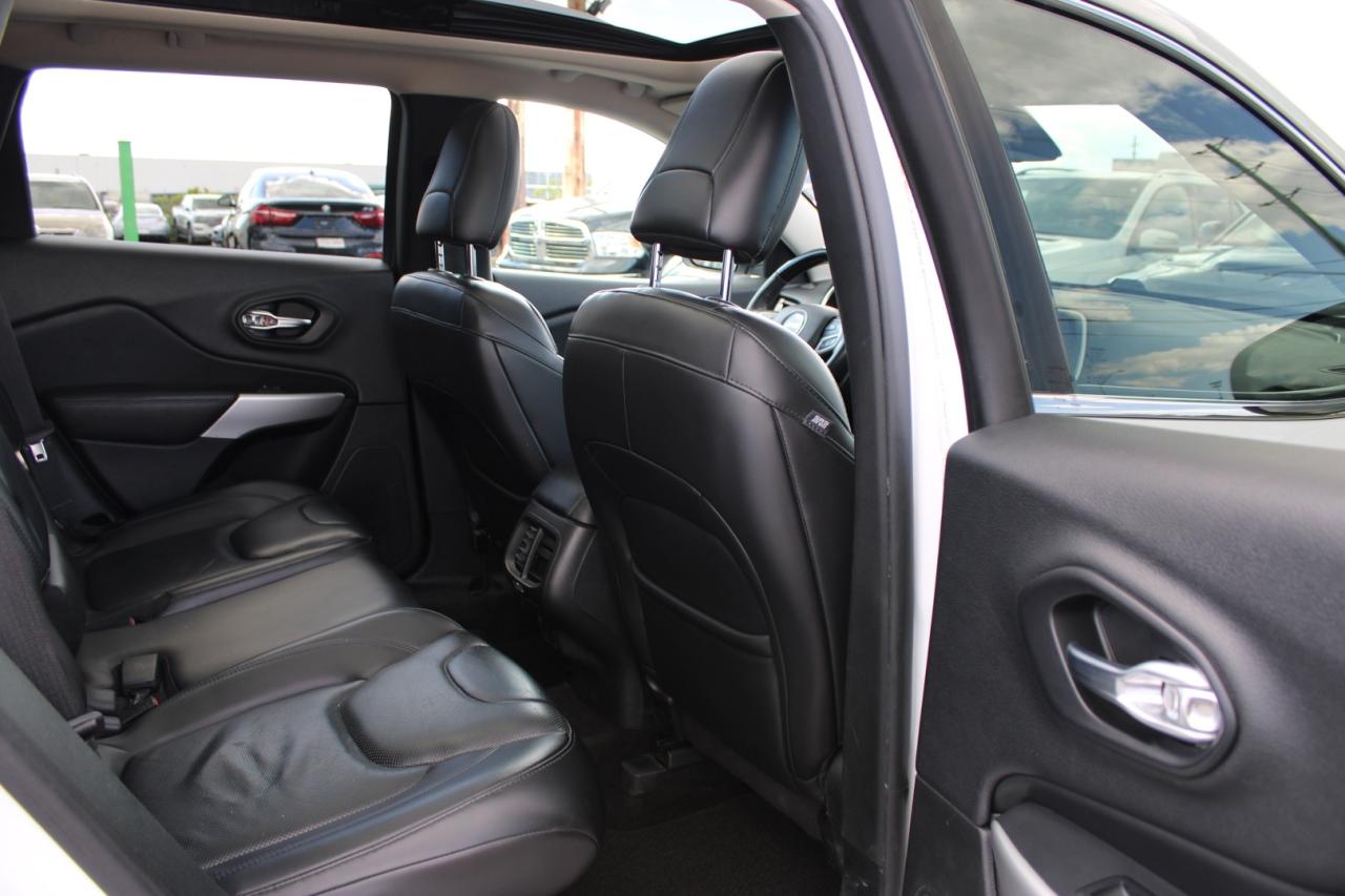 2017 Jeep Cherokee Overland 4WD Adaptive Cruise One Owner Panoramic Photo