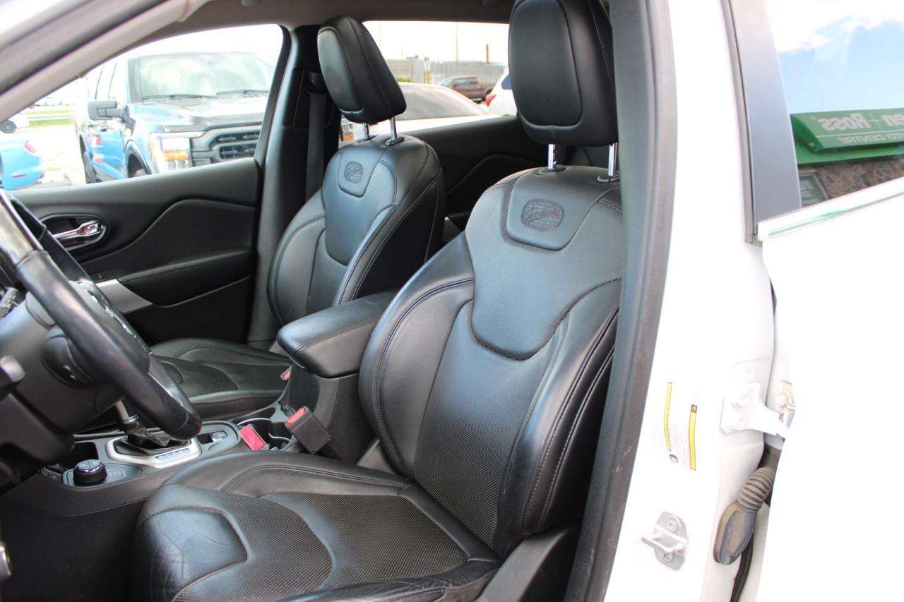 2017 Jeep Cherokee Overland 4WD Adaptive Cruise One Owner Panoramic Photo