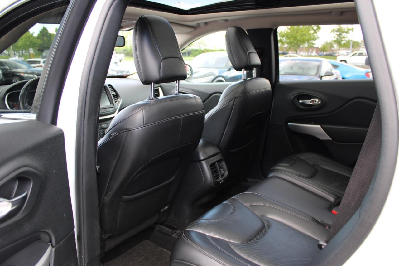 2017 Jeep Cherokee Overland 4WD Adaptive Cruise One Owner Panoramic Photo