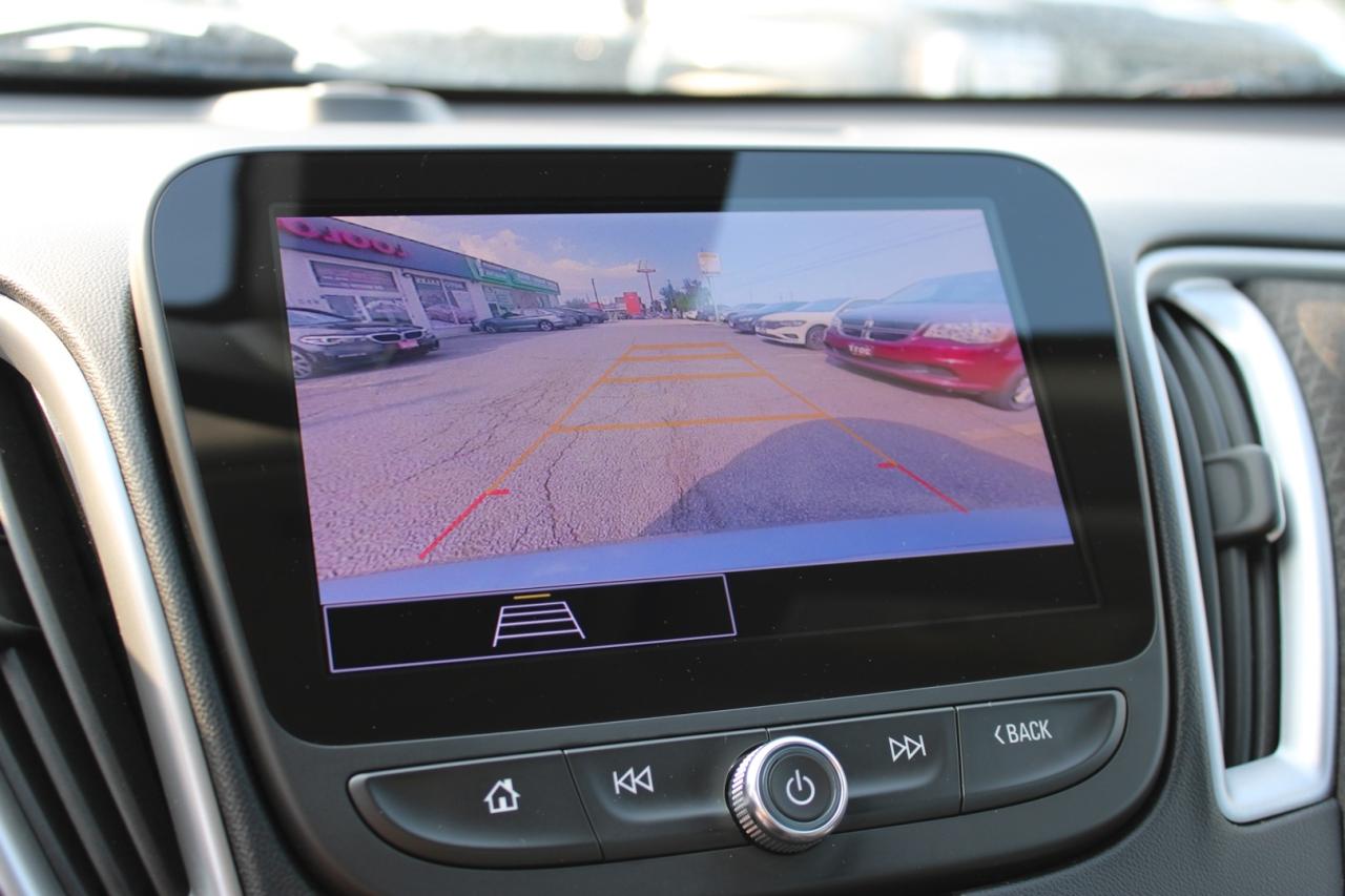 2023 Chevrolet Malibu 1LT ACCICENT FREE ONE OWNER Clean CarFax Photo