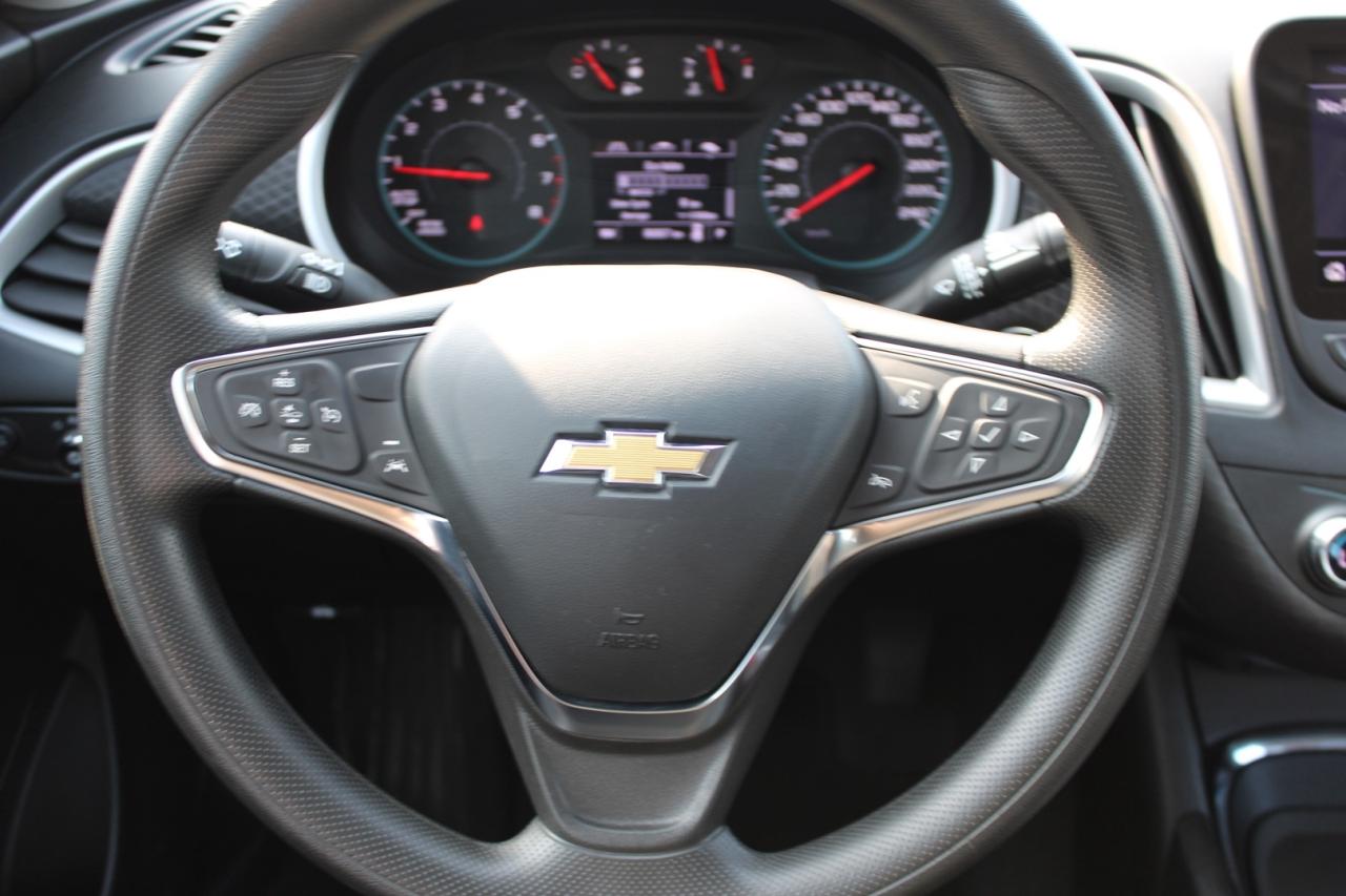 2023 Chevrolet Malibu 1LT ACCICENT FREE ONE OWNER Clean CarFax Photo