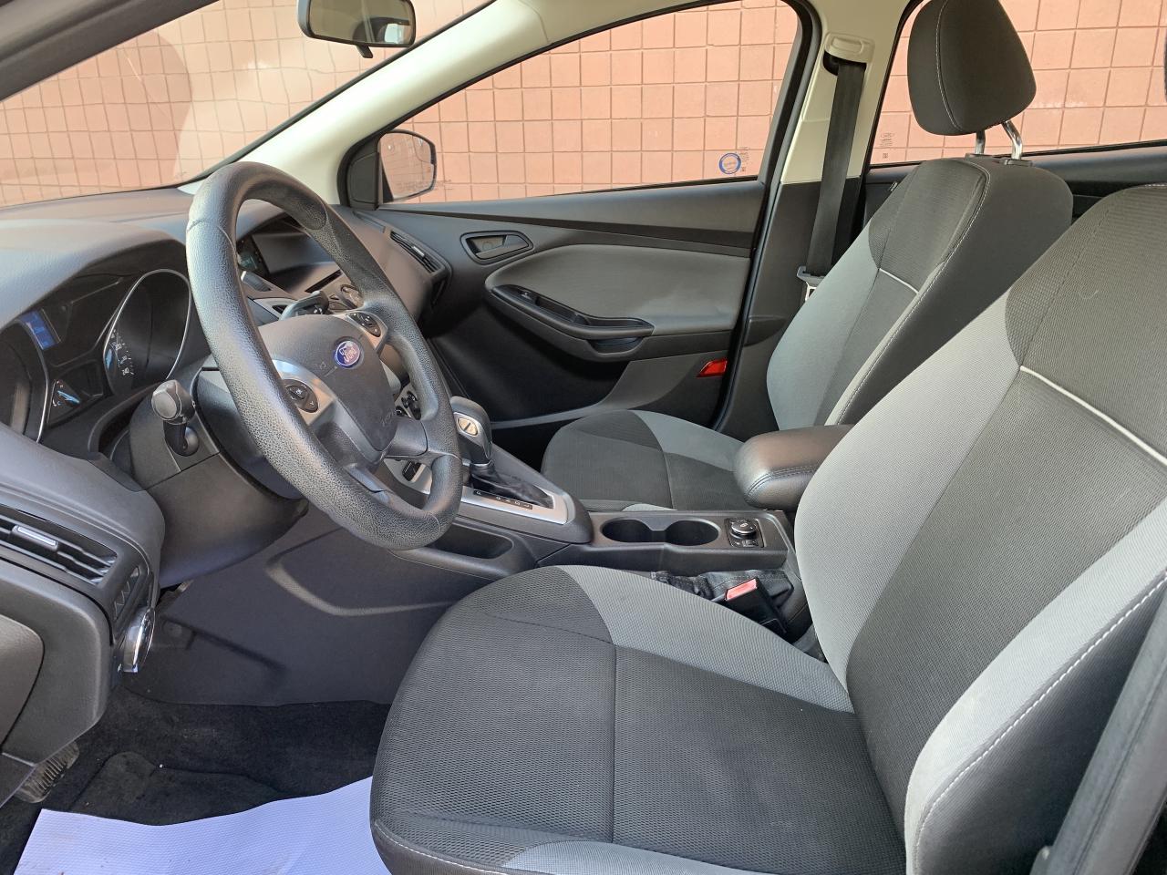 2012 Ford Focus SE / 100650 KMS !!!!! ABSOLUTELY SPOTLESS /LOADED Photo