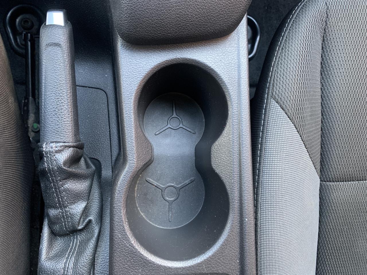 2012 Ford Focus SE / 100650 KMS !!!!! ABSOLUTELY SPOTLESS /LOADED Photo