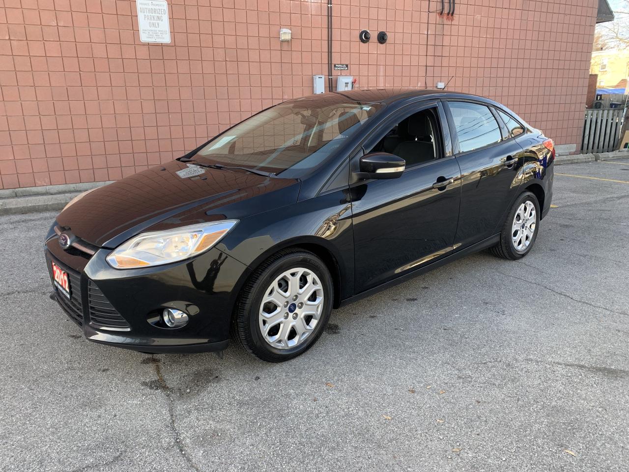 2012 Ford Focus SE / 100650 KMS !!!!! ABSOLUTELY SPOTLESS /LOADED Photo