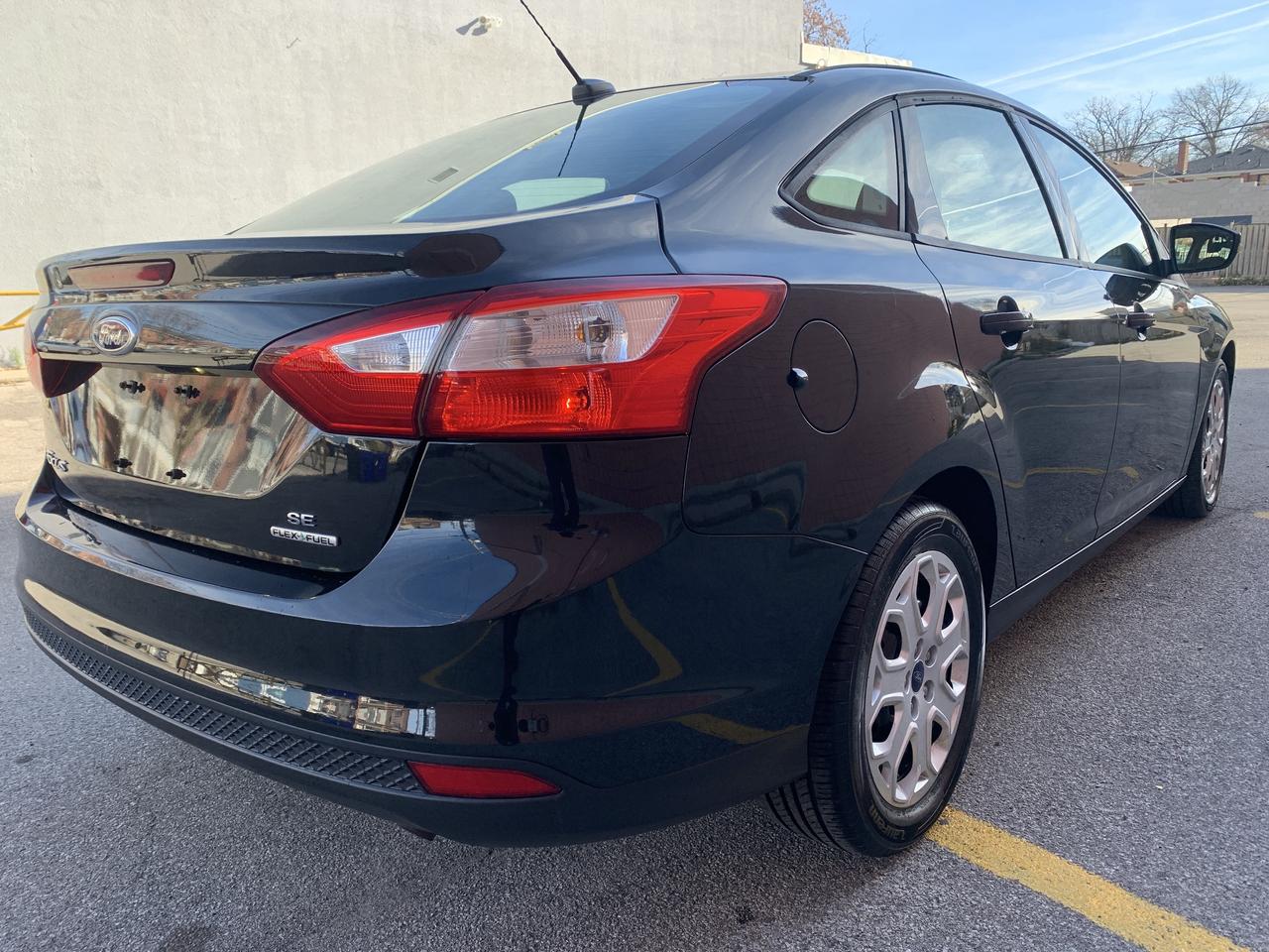 2012 Ford Focus SE / 100650 KMS !!!!! ABSOLUTELY SPOTLESS /LOADED Photo