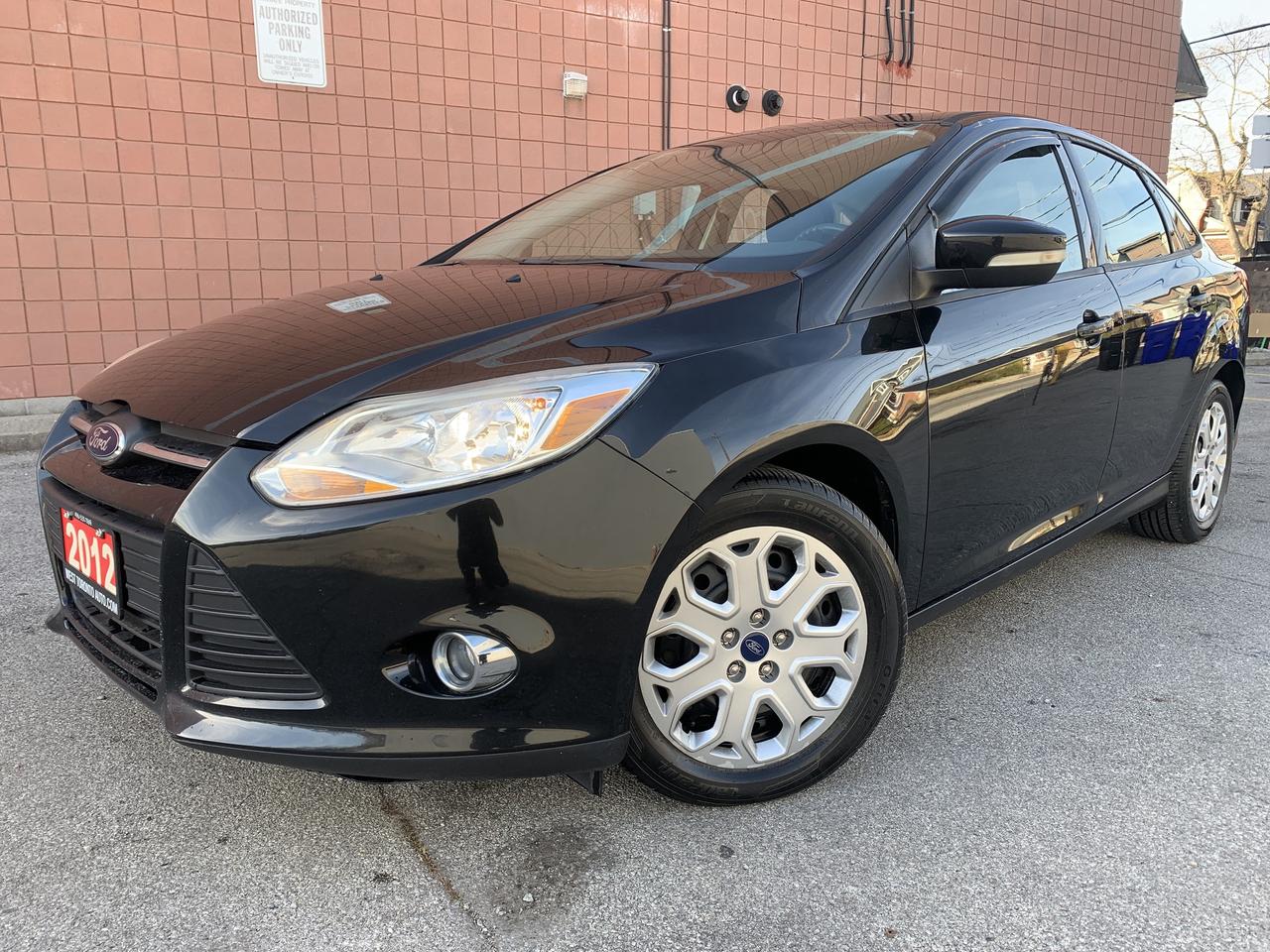 2012 Ford Focus SE / 100650 KMS !!!!! ABSOLUTELY SPOTLESS /LOADED Photo