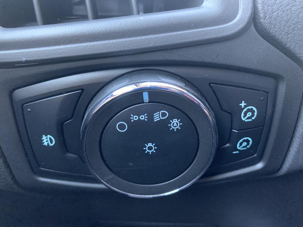 2012 Ford Focus SE / 100650 KMS !!!!! ABSOLUTELY SPOTLESS /LOADED Photo