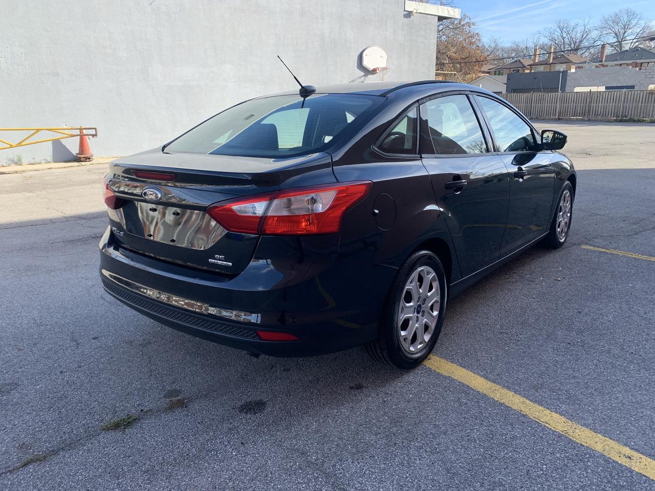 2012 Ford Focus SE / 100650 KMS !!!!! ABSOLUTELY SPOTLESS /LOADED Photo