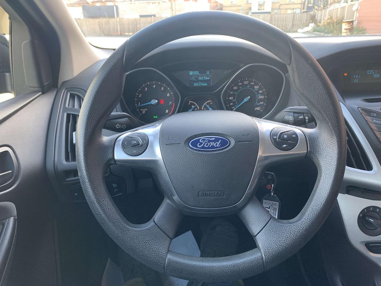 2012 Ford Focus SE / 100650 KMS !!!!! ABSOLUTELY SPOTLESS /LOADED Photo