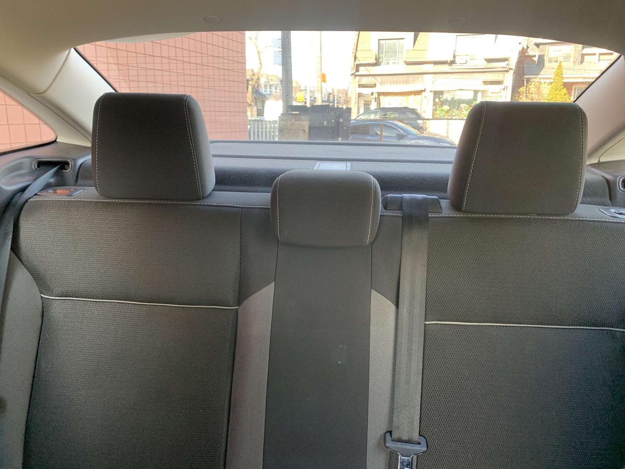 2012 Ford Focus SE / 100650 KMS !!!!! ABSOLUTELY SPOTLESS /LOADED Photo