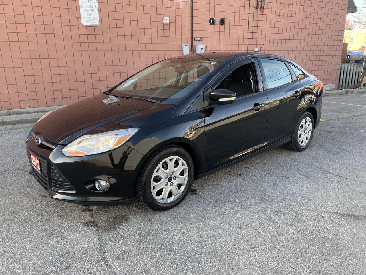 2012 Ford Focus SE / 100650 KMS !!!!! ABSOLUTELY SPOTLESS /LOADED Photo