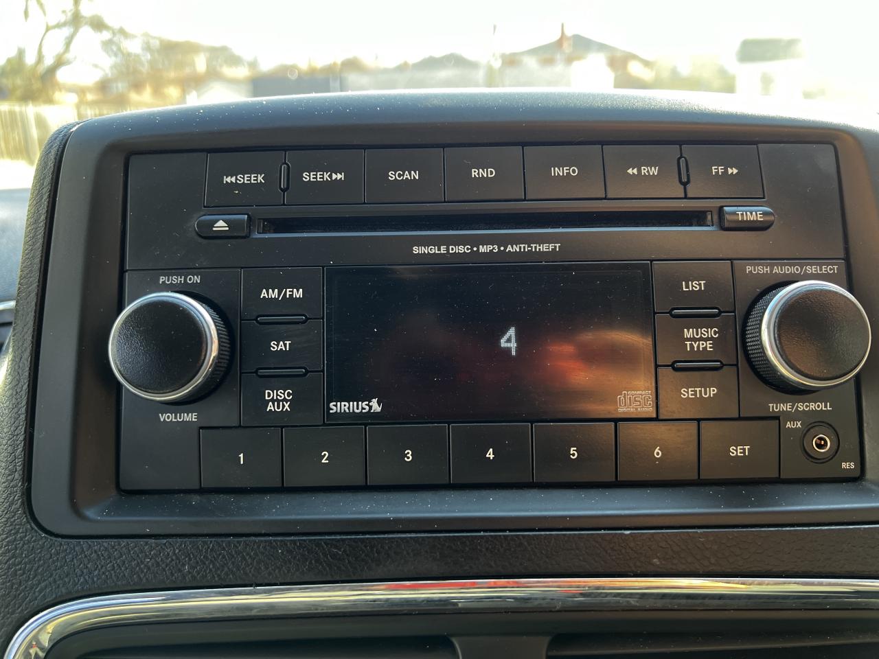 2013 Dodge Grand Caravan SE / LOADED / 90072 KMS !! / ONE OWNER/ C/F CLEAN Photo