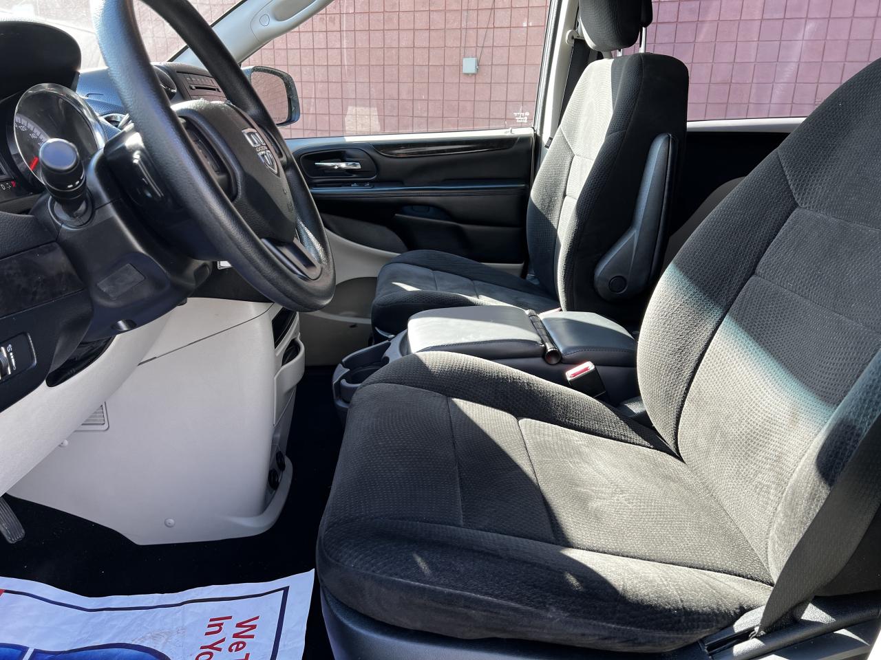 2013 Dodge Grand Caravan SE / LOADED / 90072 KMS !! / ONE OWNER/ C/F CLEAN Photo