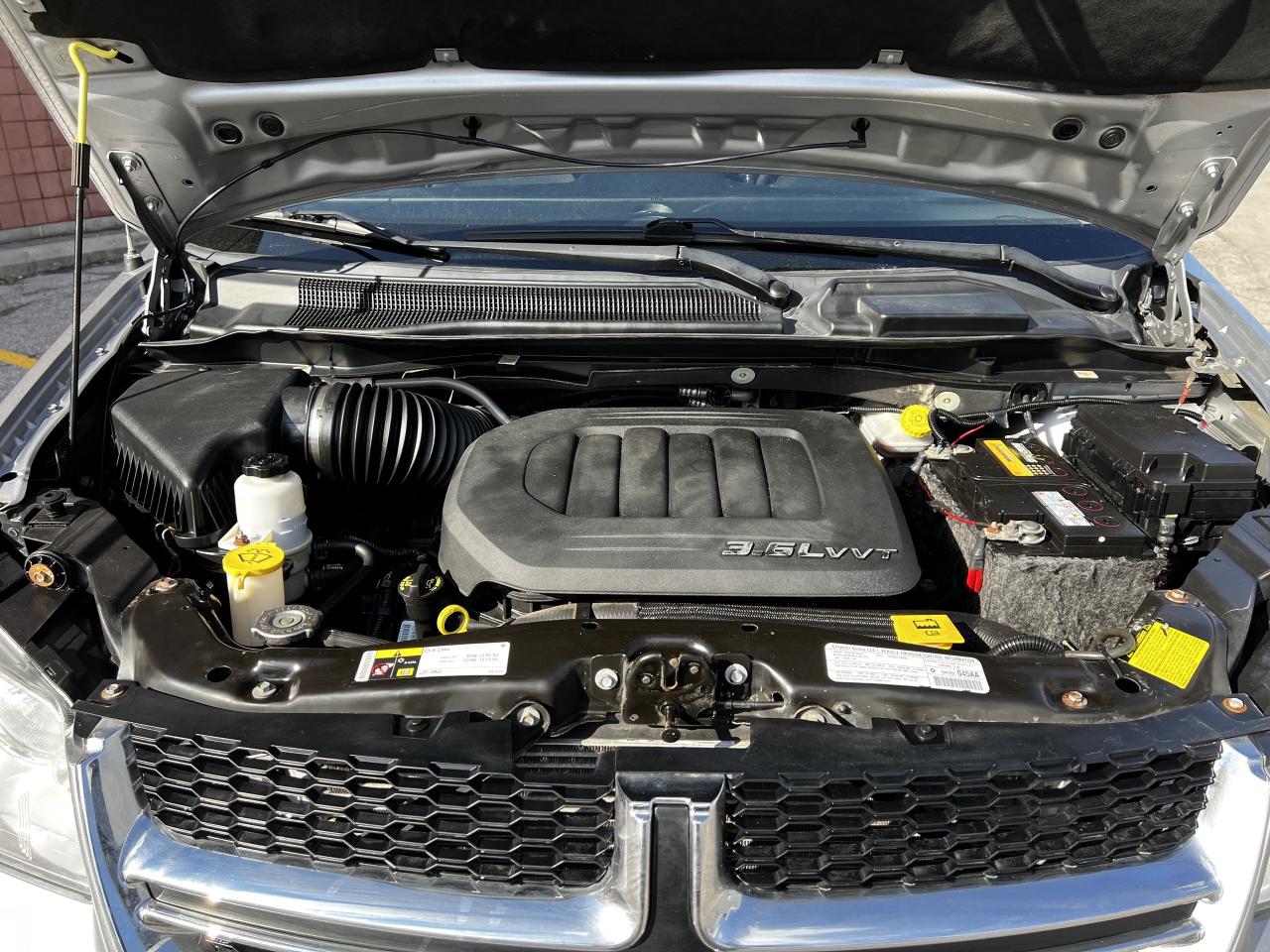 2013 Dodge Grand Caravan SE / LOADED / 90072 KMS !! / ONE OWNER/ C/F CLEAN Photo