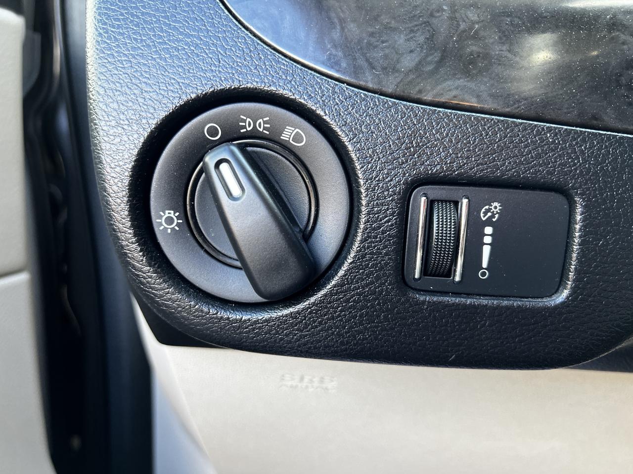 2013 Dodge Grand Caravan SE / LOADED / 90072 KMS !! / ONE OWNER/ C/F CLEAN Photo