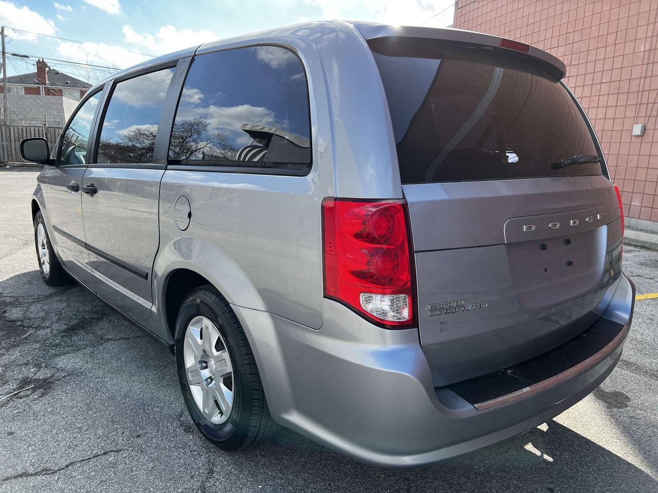 2013 Dodge Grand Caravan SE / LOADED / 90072 KMS !! / ONE OWNER/ C/F CLEAN Photo