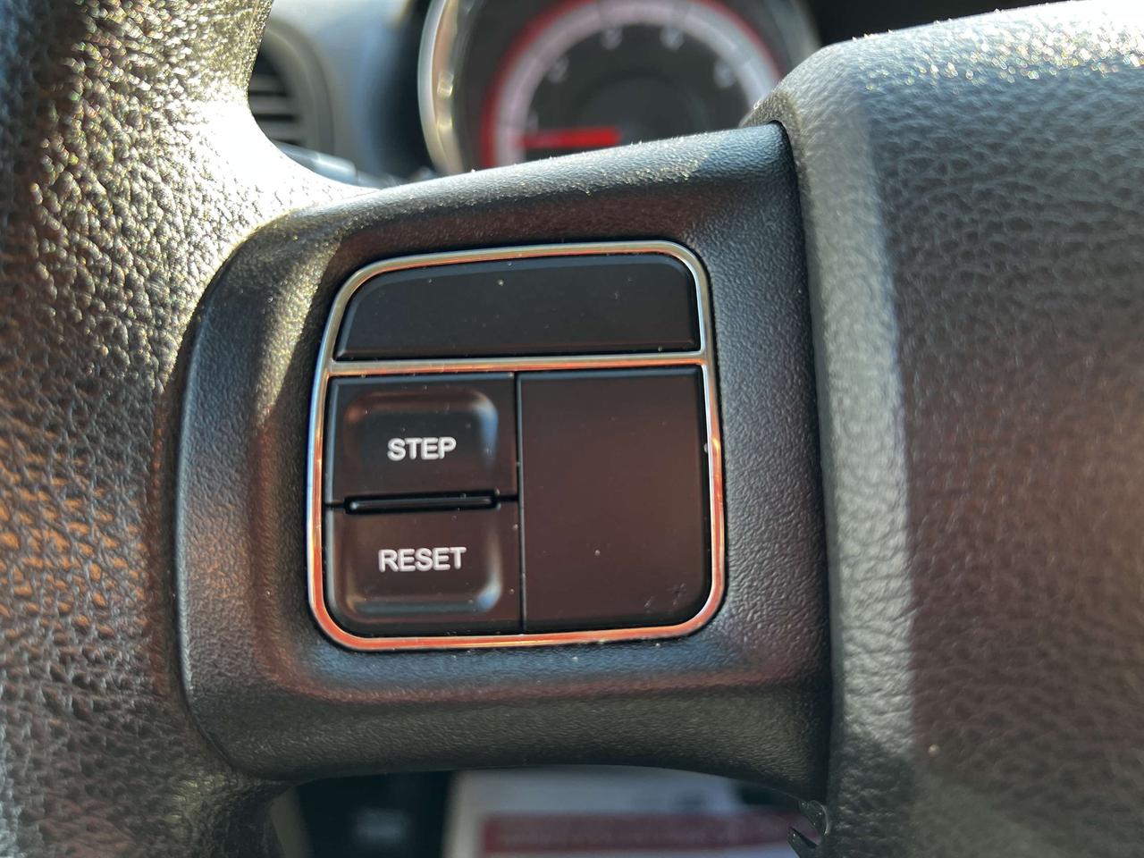 2013 Dodge Grand Caravan SE / LOADED / 90072 KMS !! / ONE OWNER/ C/F CLEAN Photo