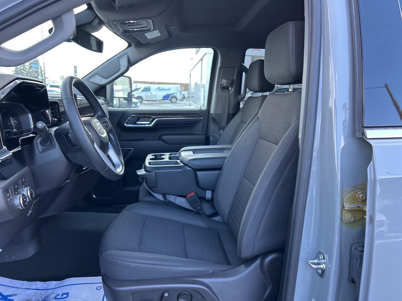 2024 GMC Sierra 1500 4WD Crew Cab 147  SLE Photo