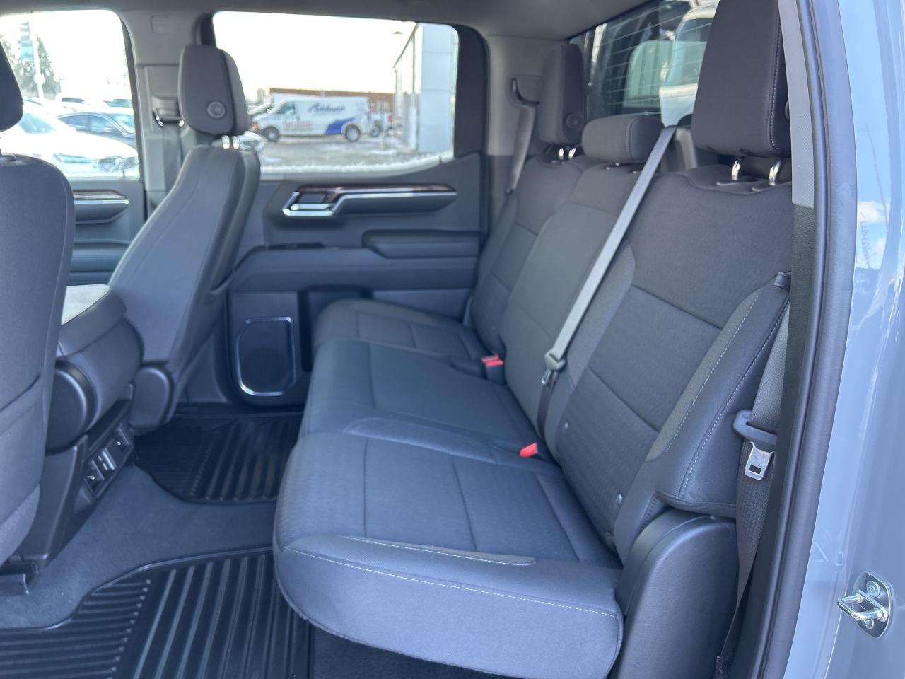 2024 GMC Sierra 1500 4WD Crew Cab 147  SLE Photo