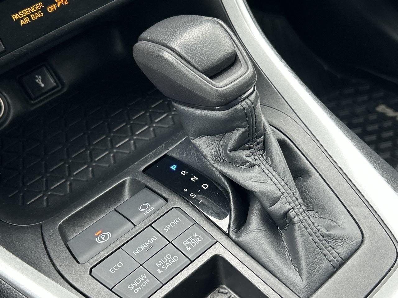 2022 Toyota RAV4 LE   Like New & Priced to Move! CERTIFIED   SLEEK Photo