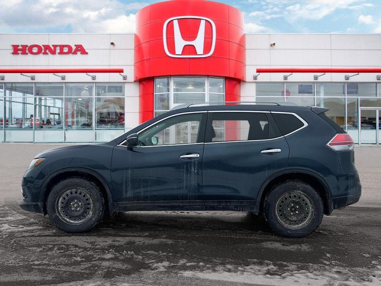 2015 Nissan Rogue SV Photo