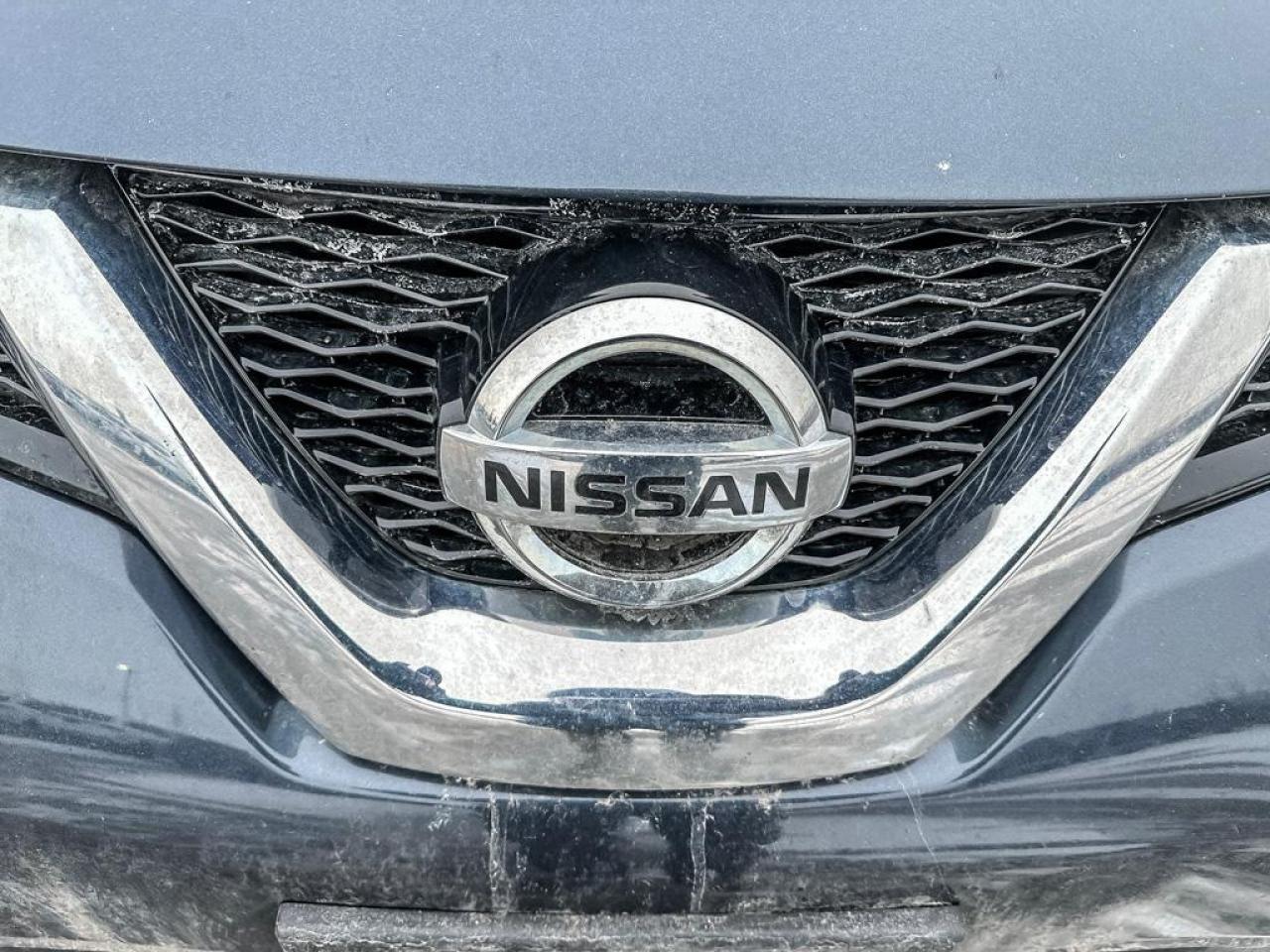 2015 Nissan Rogue SV Photo