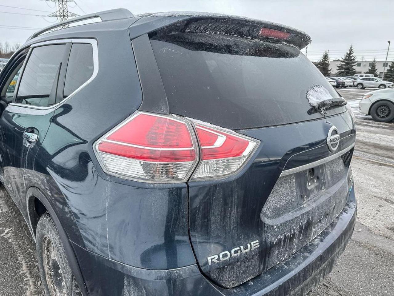 2015 Nissan Rogue SV Photo