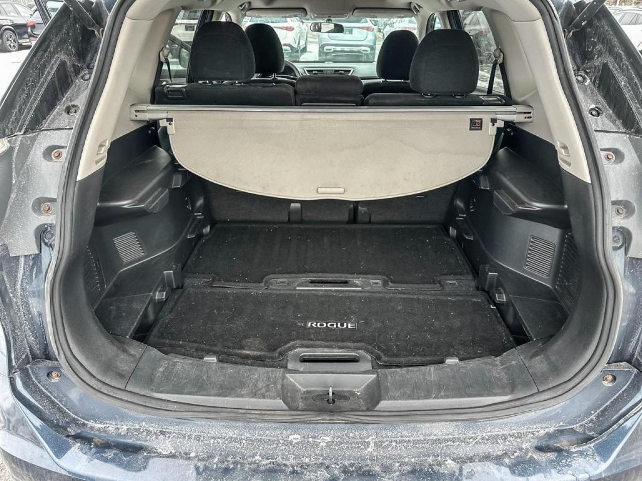 2015 Nissan Rogue SV Photo