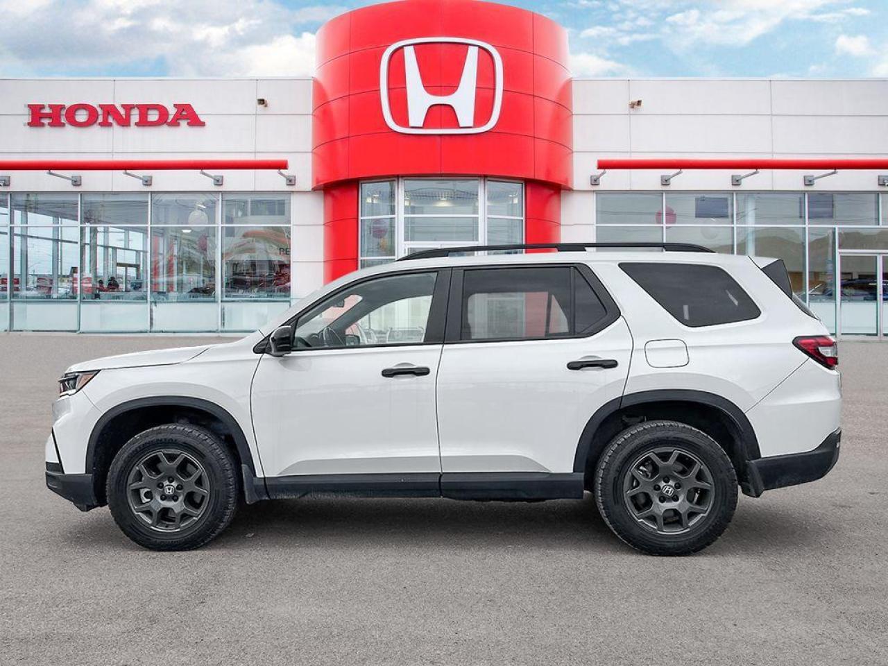 2023 Honda Pilot TrailSport Photo2