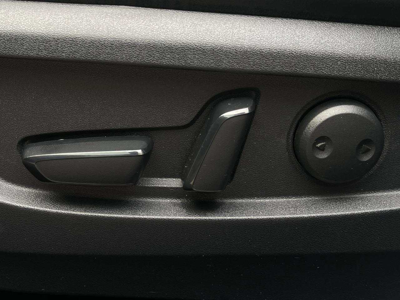 2021 Infiniti QX50 LUXE AWD Pearl white Leather   PRO PILOT   Htd Sea Photo