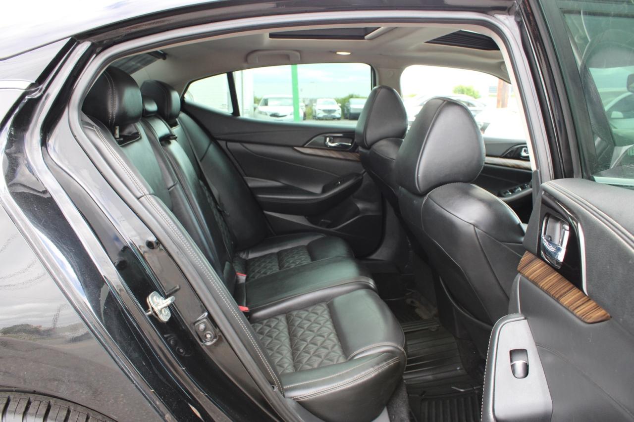 2016 Nissan Maxima 3.5 PLATINUM   ACCIDENT FREE   SAFETY CERTIFIED Photo