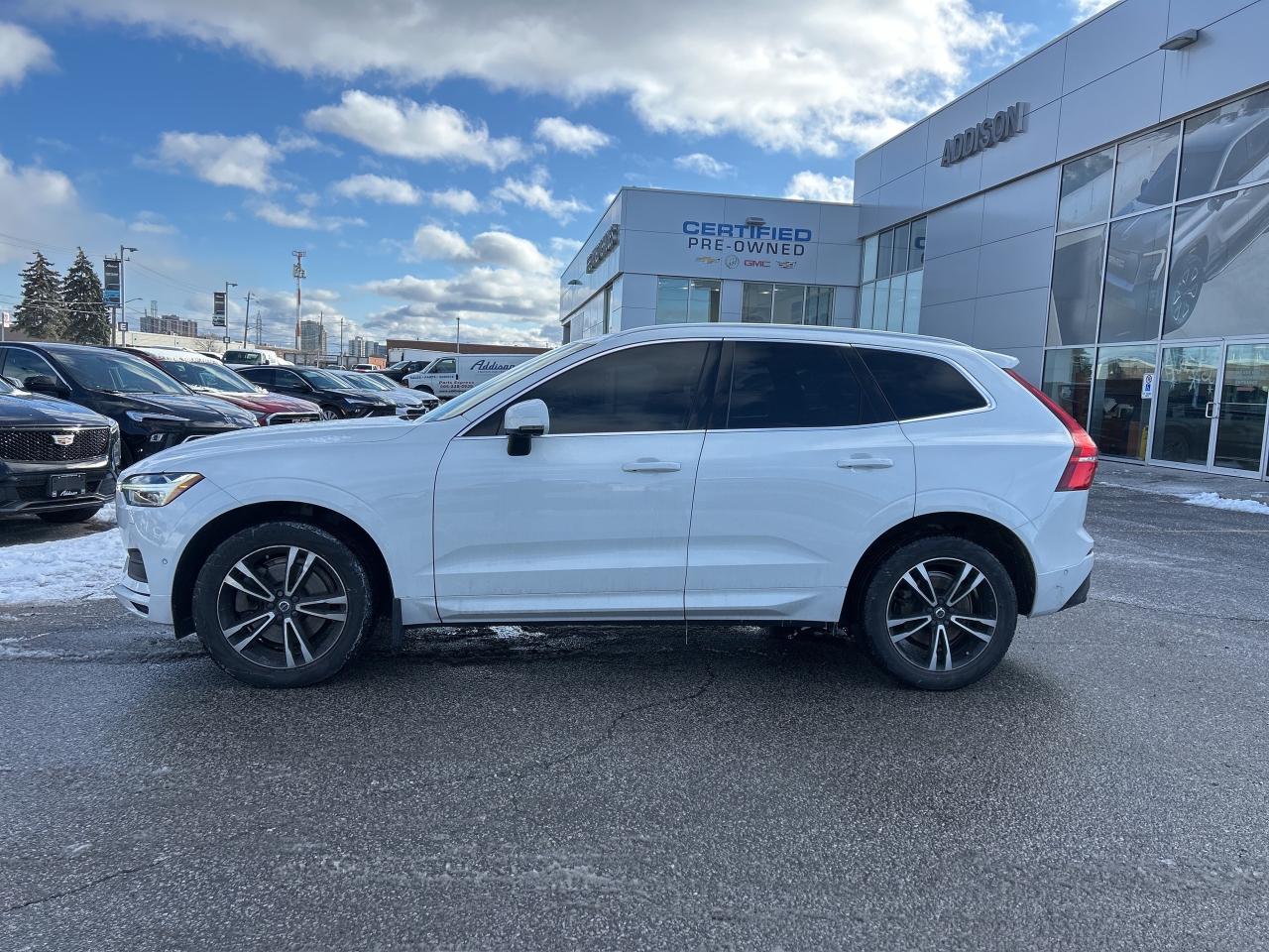 2019 Volvo XC60 T6 AWD Momentum Photo