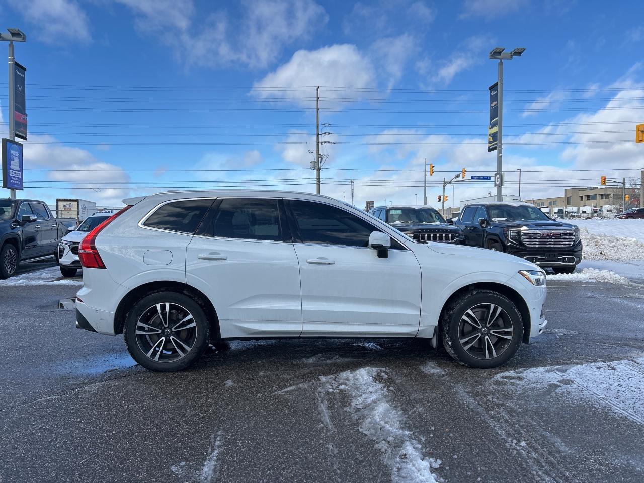 2019 Volvo XC60 T6 AWD Momentum Photo