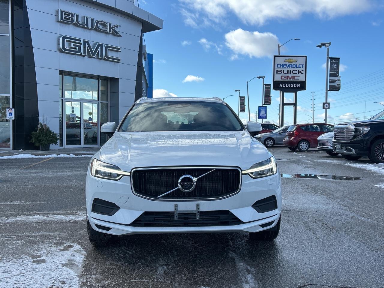2019 Volvo XC60 T6 AWD Momentum Photo