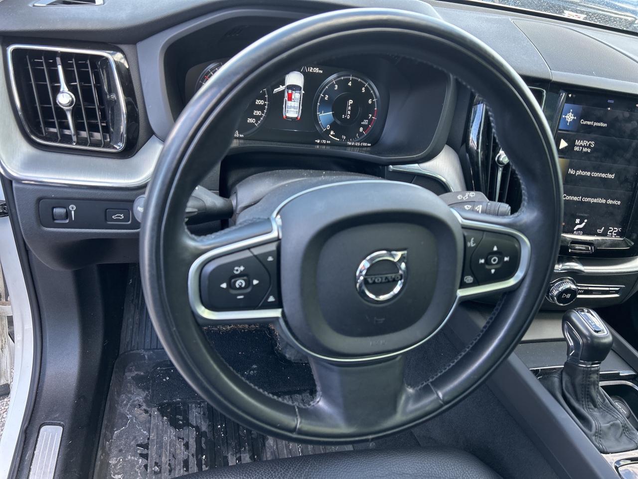 2019 Volvo XC60 T6 AWD Momentum Photo