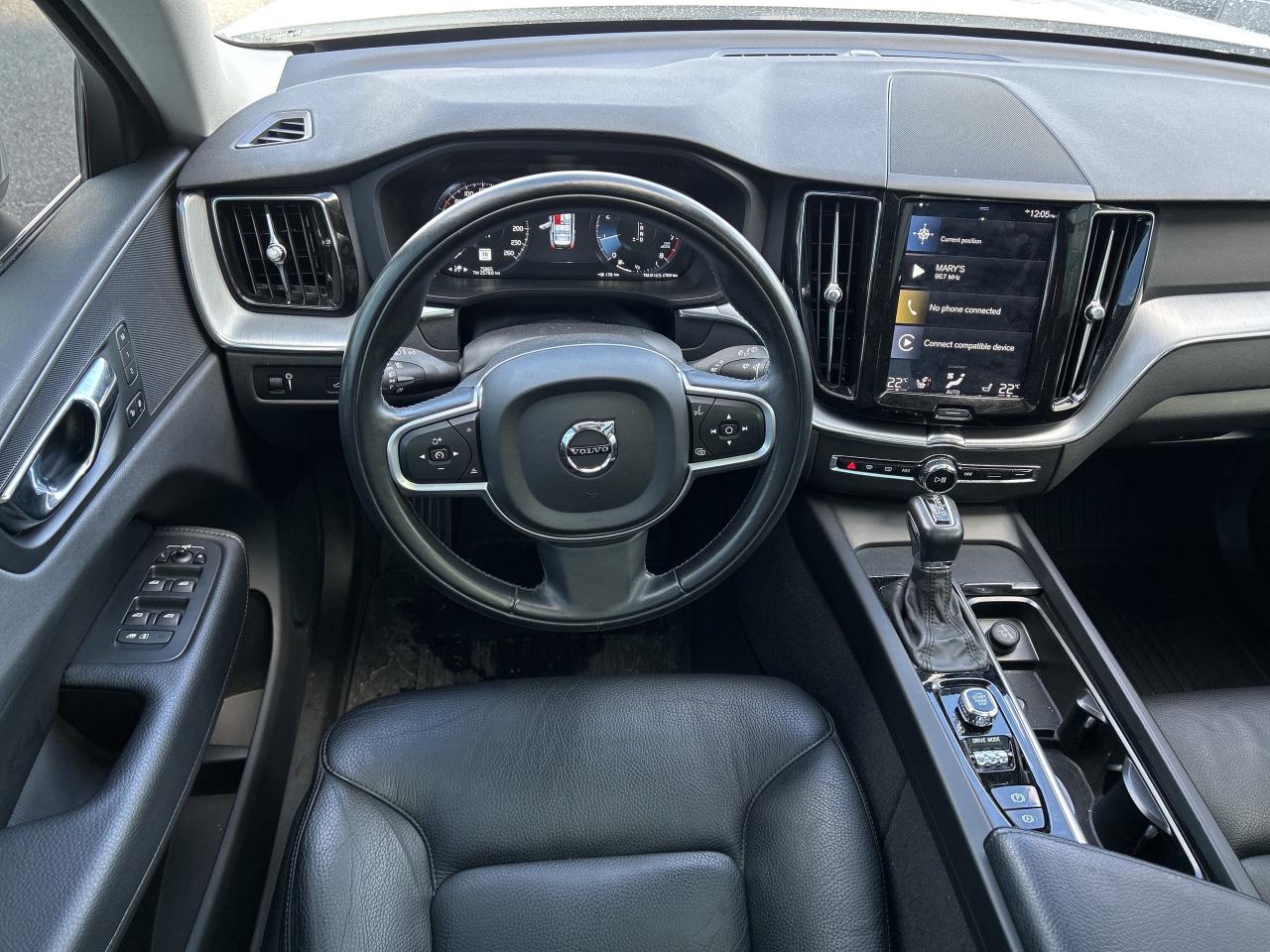 2019 Volvo XC60 T6 AWD Momentum Photo