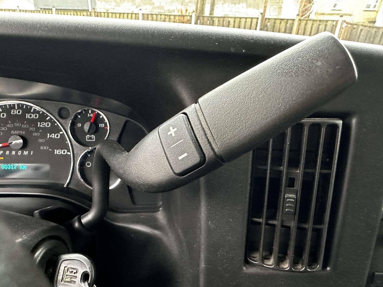 2020 Chevrolet Express 2500 3/4 TON / LOW KMS / CAR FAX CLEAN Photo