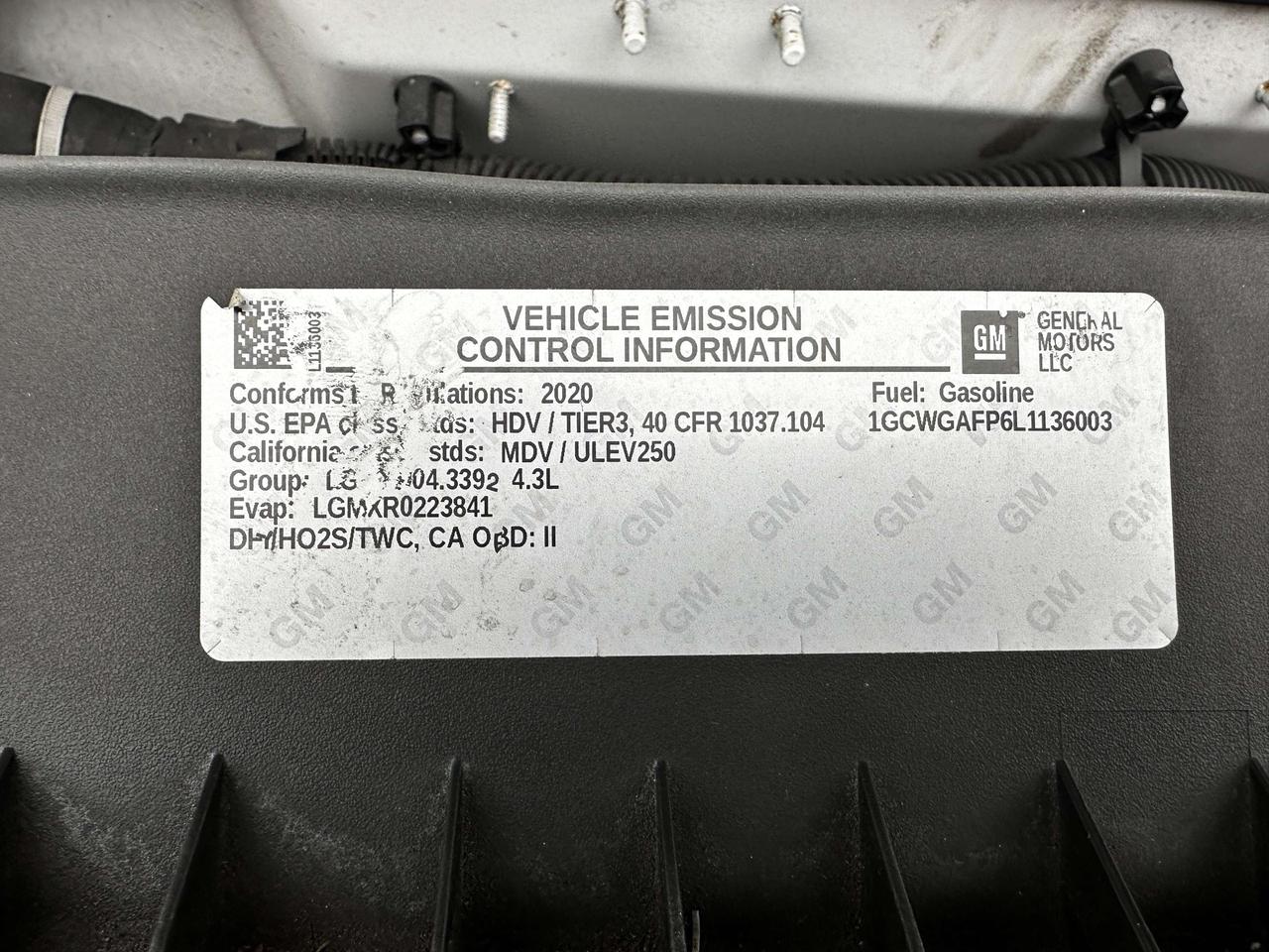 2020 Chevrolet Express 2500 3/4 TON / LOW KMS / CAR FAX CLEAN Photo