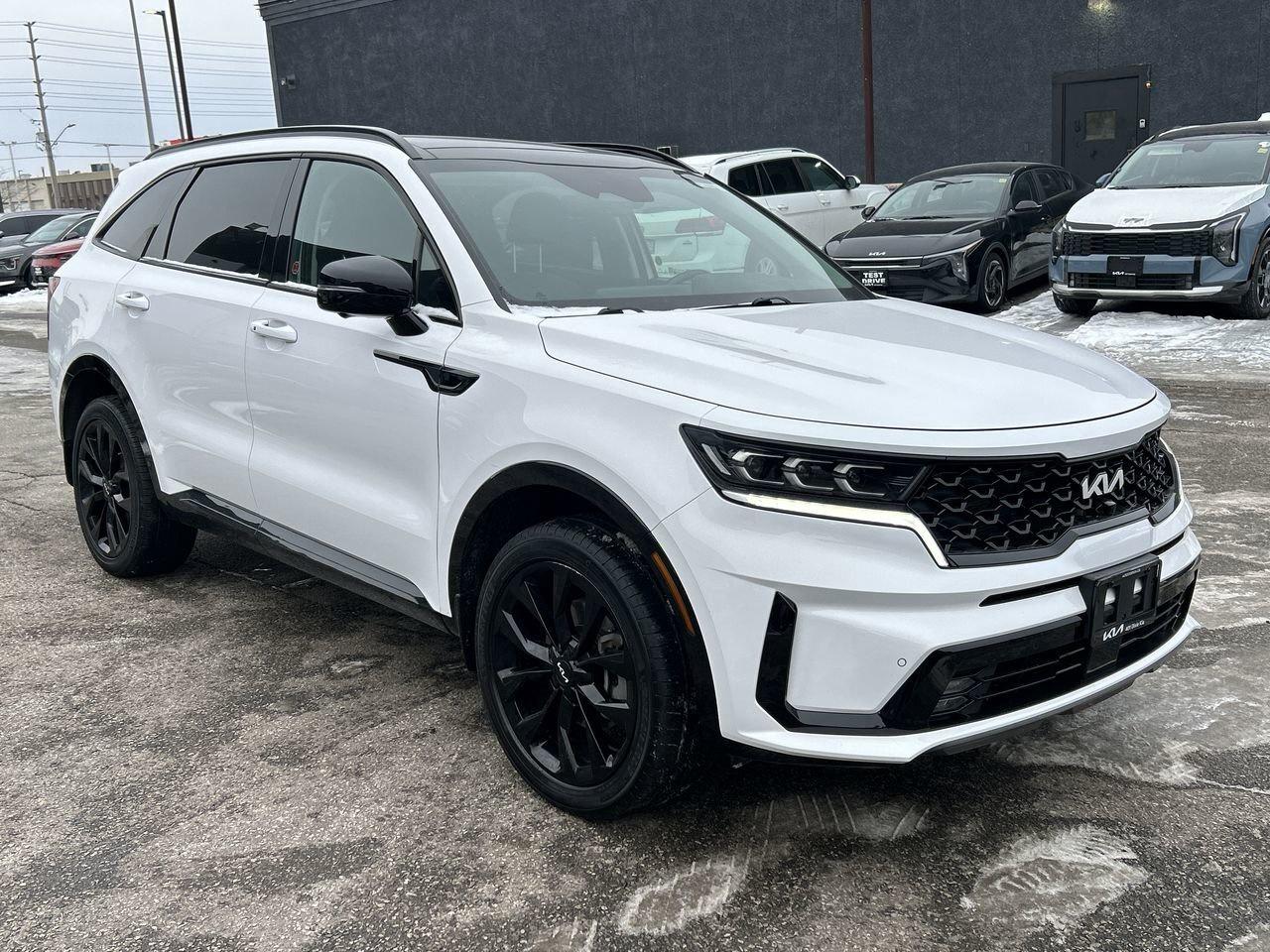 2022 Kia Sorento SX   Clean, Loaded, and Ready for the Road SUNROOF Photo