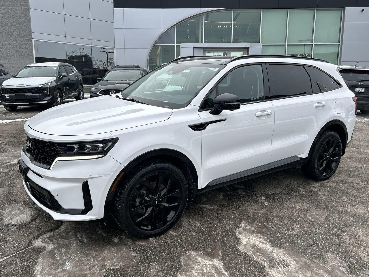 2022 Kia Sorento SX   Clean, Loaded, and Ready for the Road SUNROOF Photo