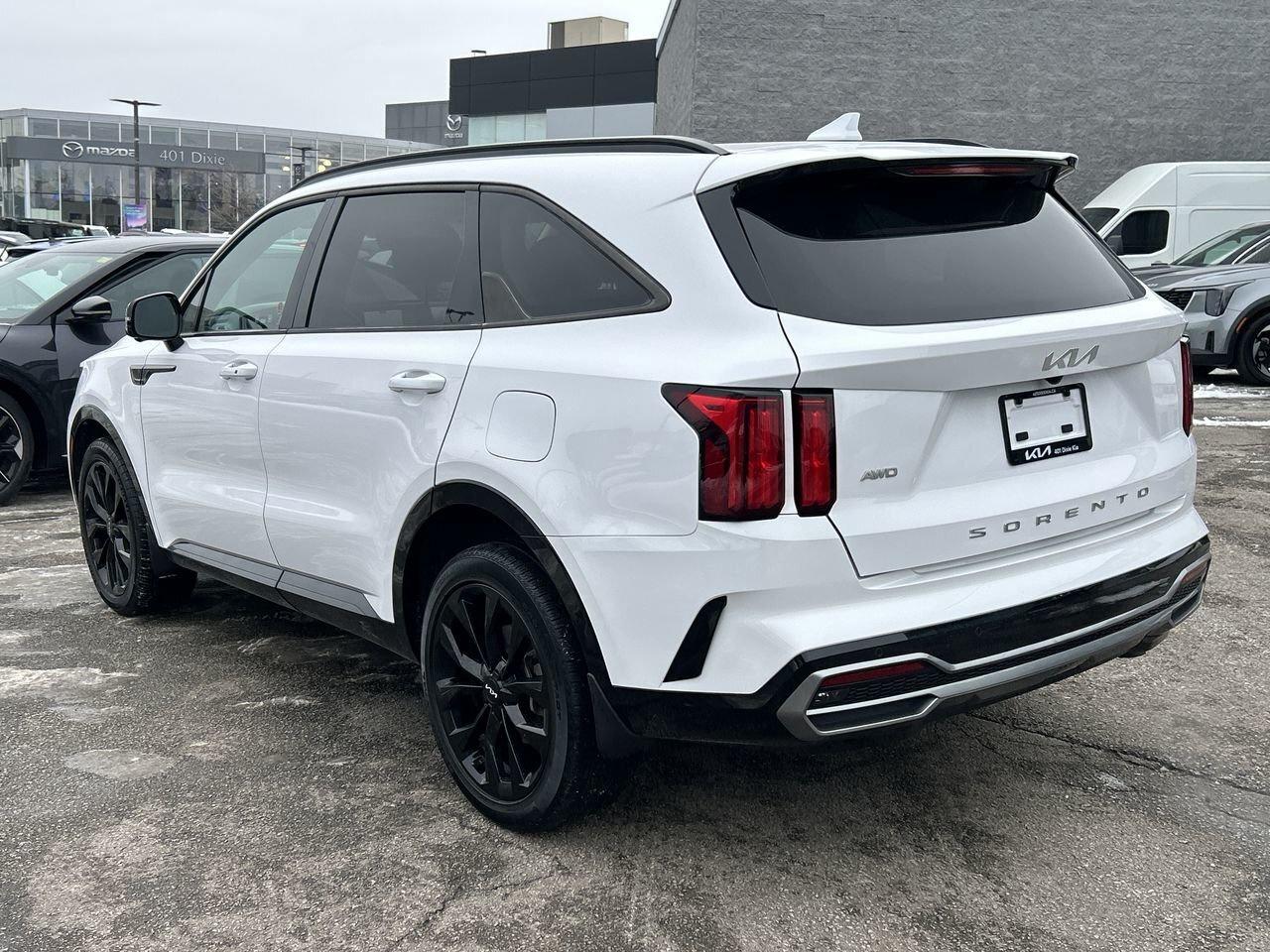 2022 Kia Sorento SX   Clean, Loaded, and Ready for the Road SUNROOF Photo